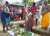 மண்முனைப்பற்று பிரதேச செயலக பிரிவின் வீடற்ற சமுர்த்தி பயனாளிகளுக்கான நிரந்தர வீட்டிற்கான  அங்குரார்பண நிகழ்வு. 
